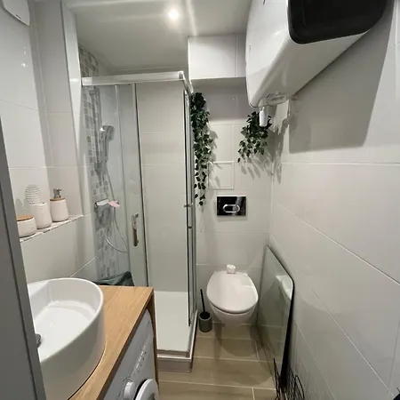 Les Mesanges Apartment *